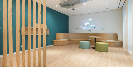 Wood looking vinyl floor